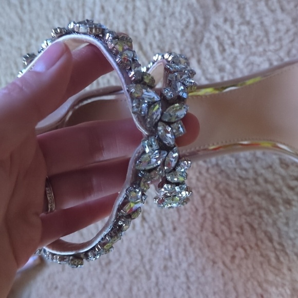 Jewel by Badgley Mischka Gold With Rhinestones Formal Heels Size 10 - Picture 4 of 12